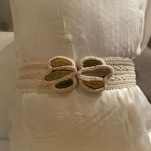 Beautiful stretch belt with awesome catch!